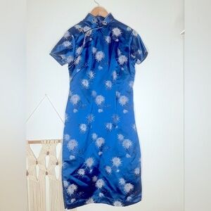 Vtg Cheongsam Dress Blue Floral Mandarin Collar Midi Length Frog Closure